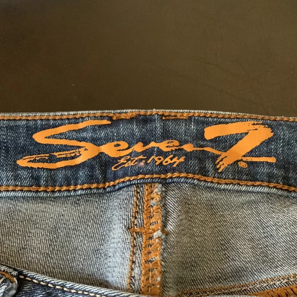 Seven jeans, gently used - Picture 4 of 7